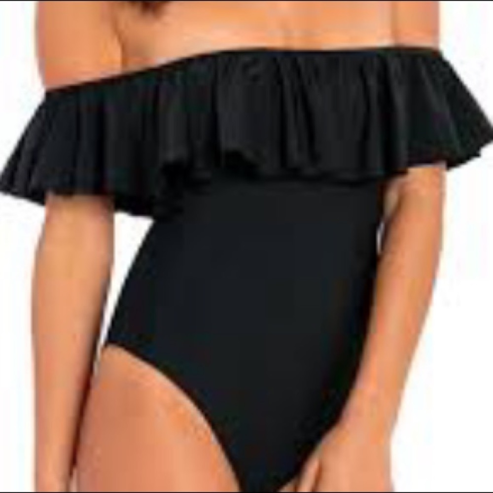 Cabana del Sol White‎ Ruffle Swim Suit Sz. M NWT